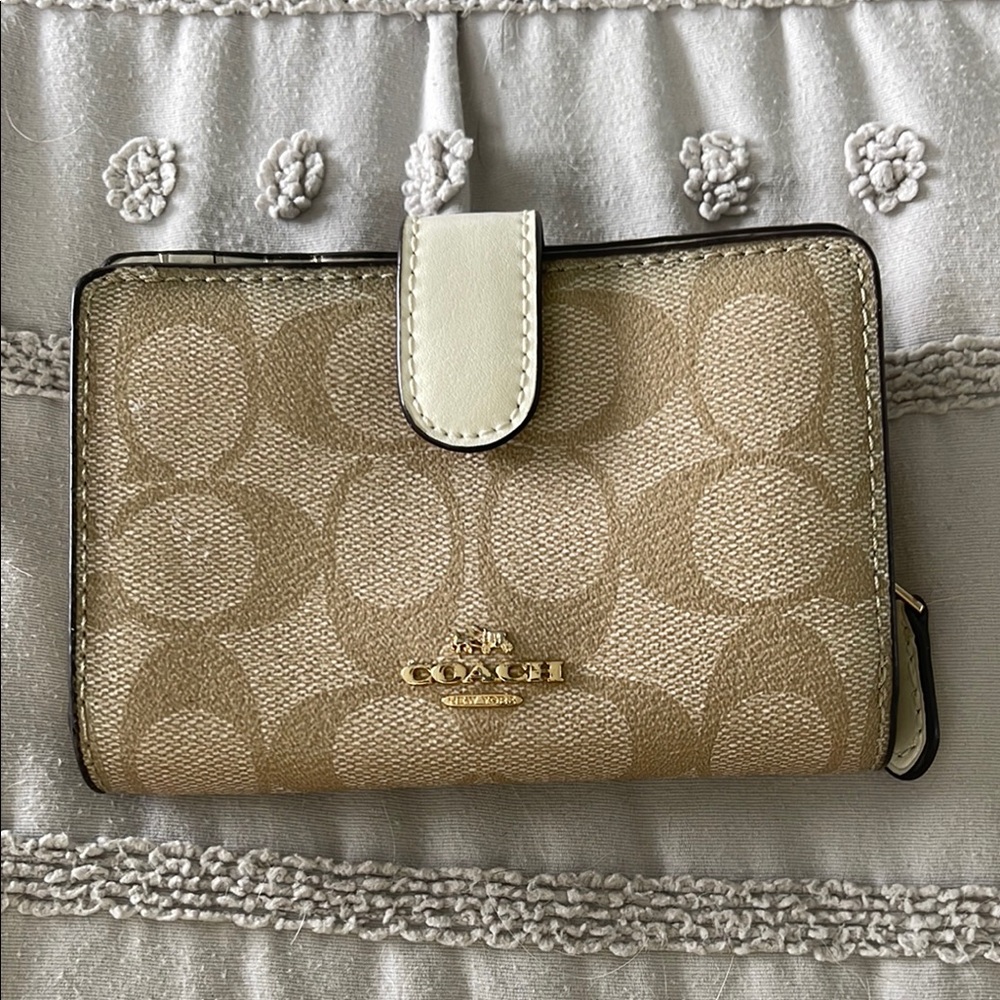 Coach Tan and White Signature Wallet